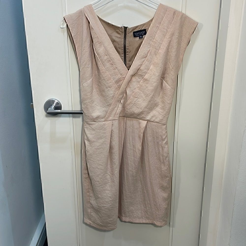 Top shop Nude Back Zip-Up Dress Size 4